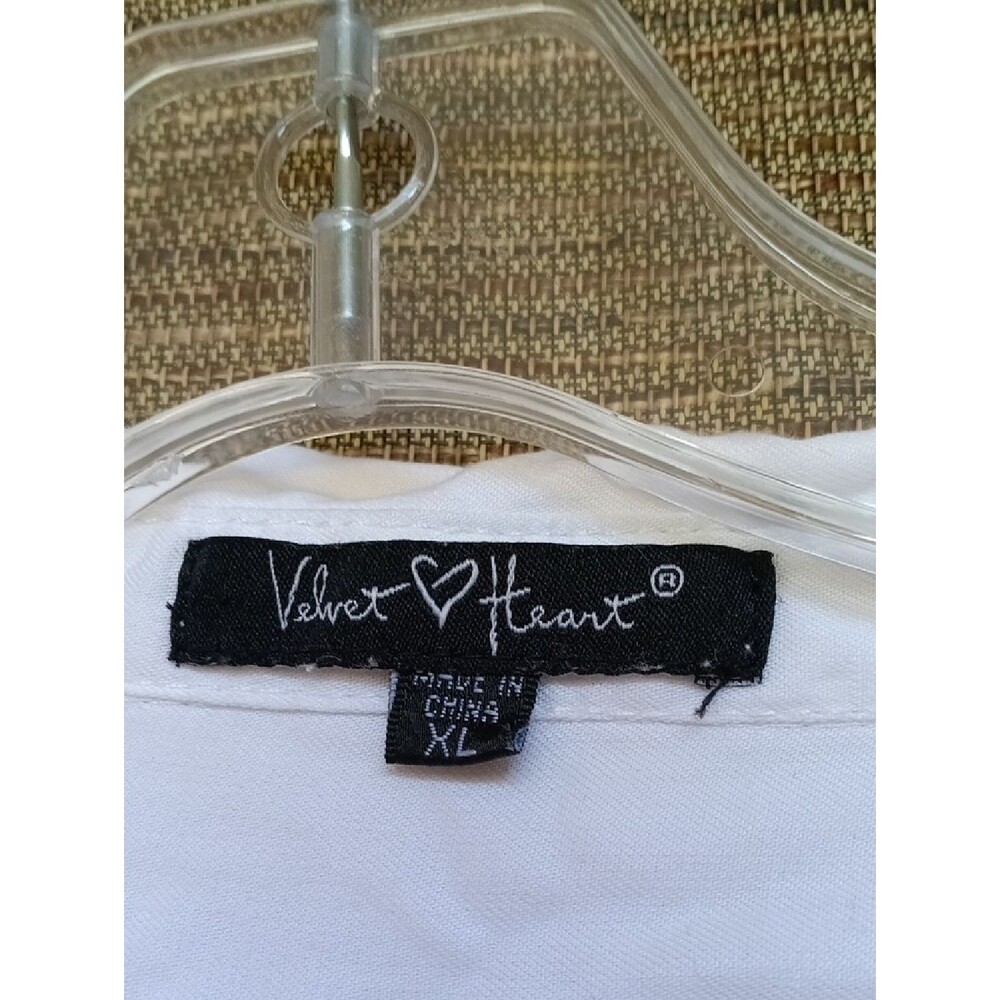 Velvet Heart White Button Down Shirt - Picture 2 of 4